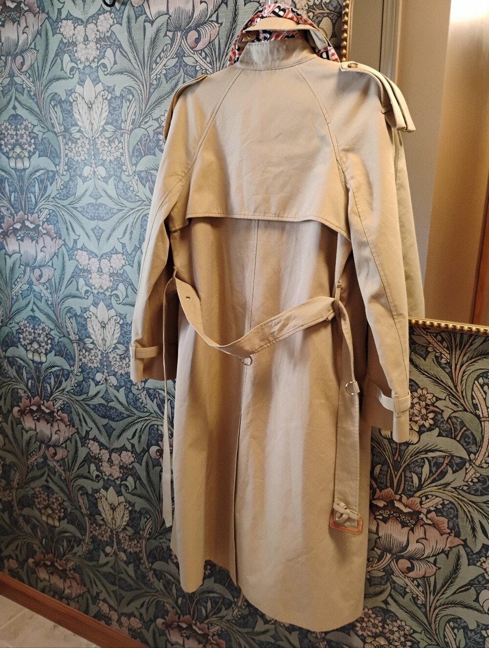 Burberry Beige Trench Coat with Orange Lining and Logo Panel / RARE FIND / - Picture 2 of 15